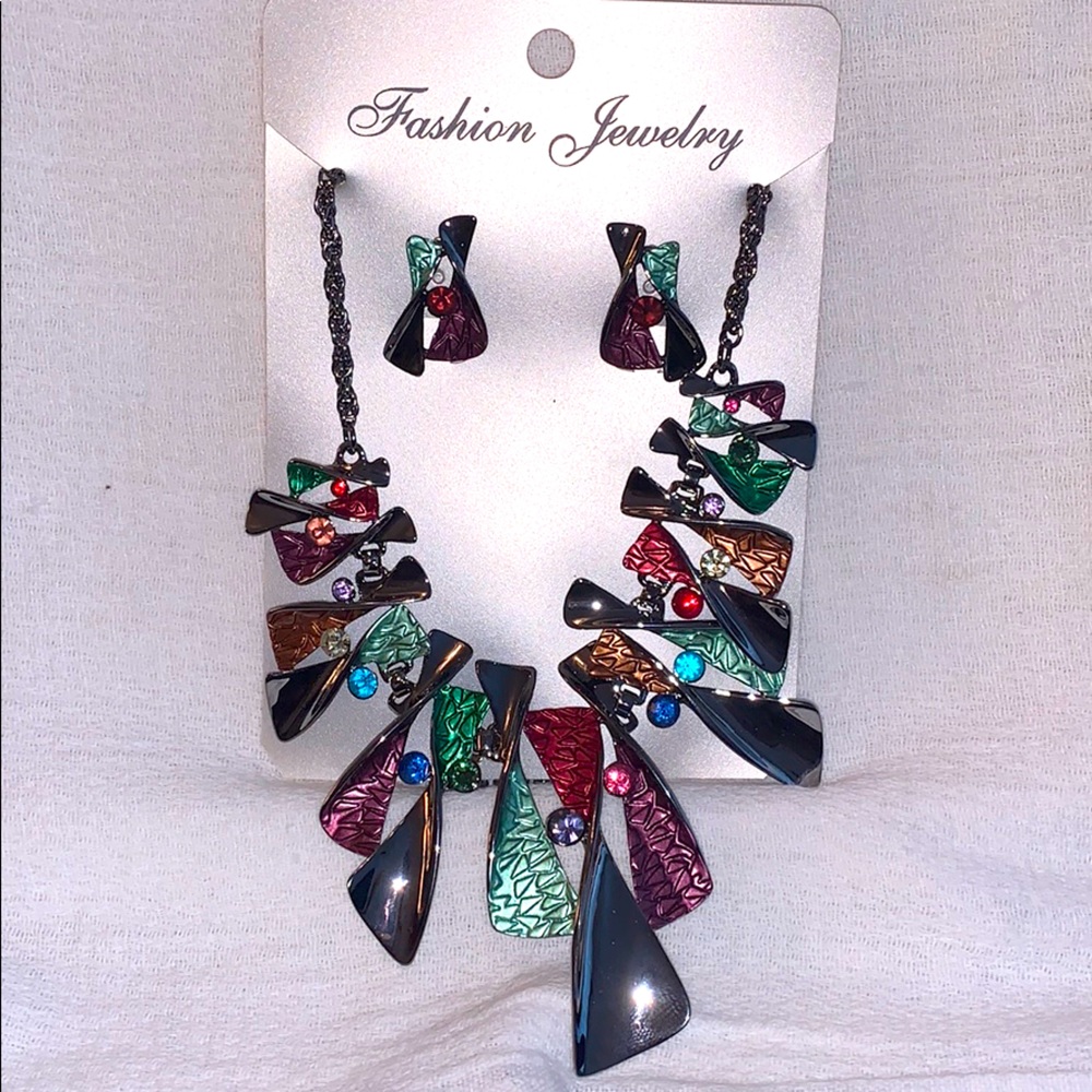 Colorful jewelry set: earrings and necklace